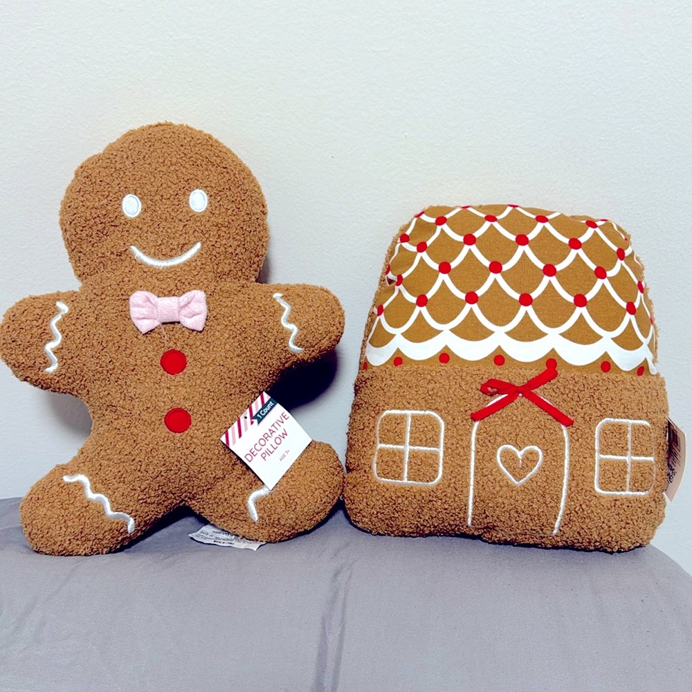 Sale! Target Gingerbread Pillow Set